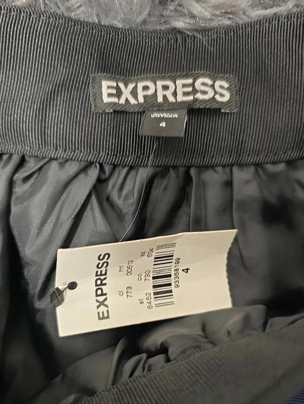 Express- Two-Tone Navy & Black Skirt. Size 4. NWT